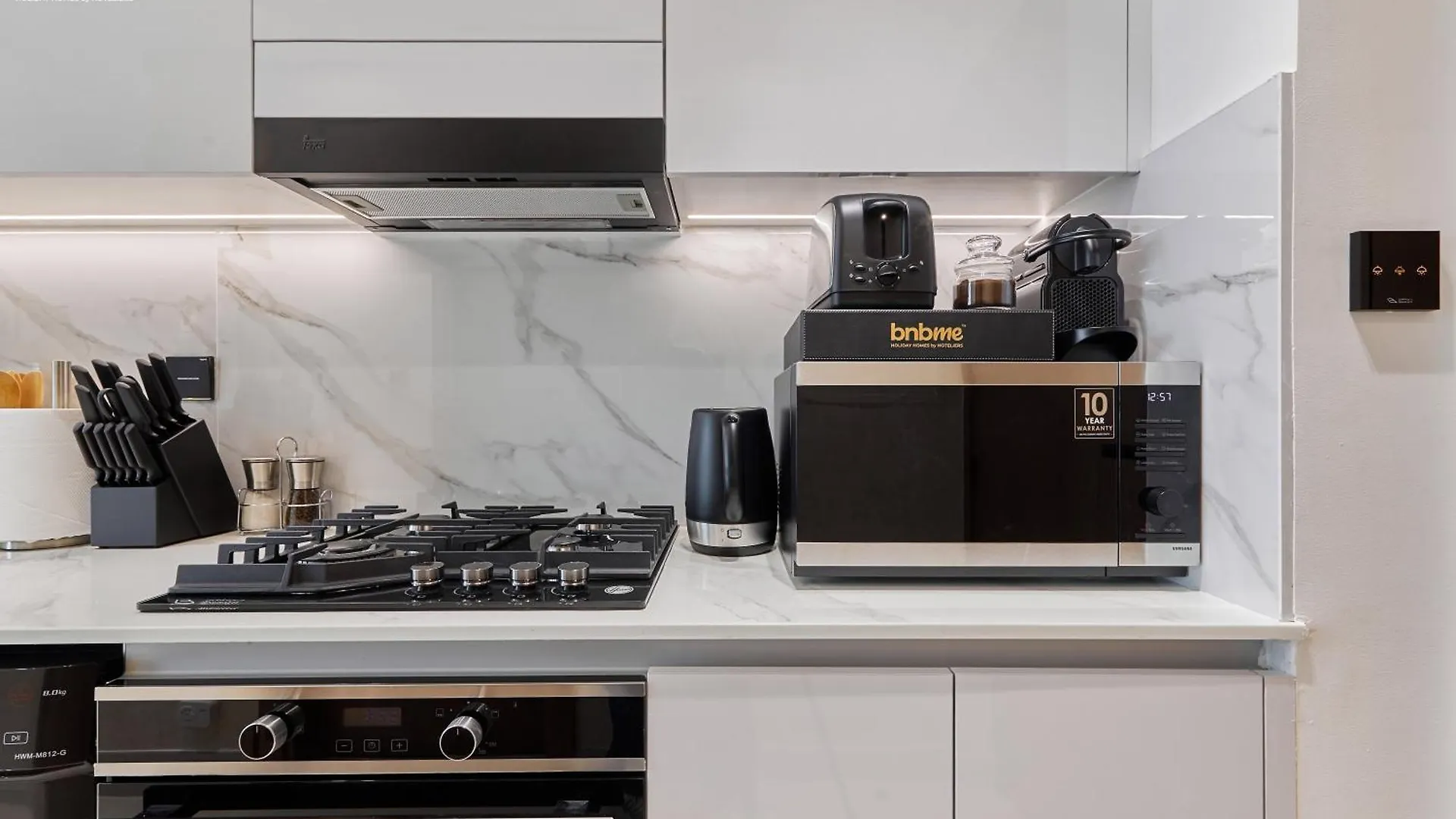 Bnbmehomes - Binghatti Lavender Dubai 0*,  United Arab Emirates
